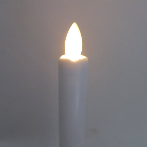 NEW 9” MIRAGE WHITE TAPERED REAL WAX FLAME EFFECT CANDLE SET BATTERY POWERED - Picture 2 of 10